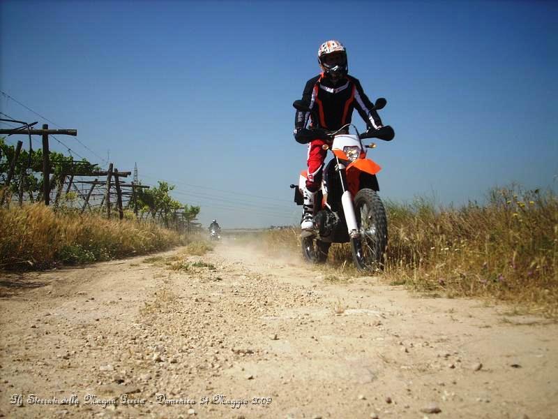 DSCN5761.JPG - Il Simpaticissimo Leonzio da Bari e la sua splendida Ktm 690.