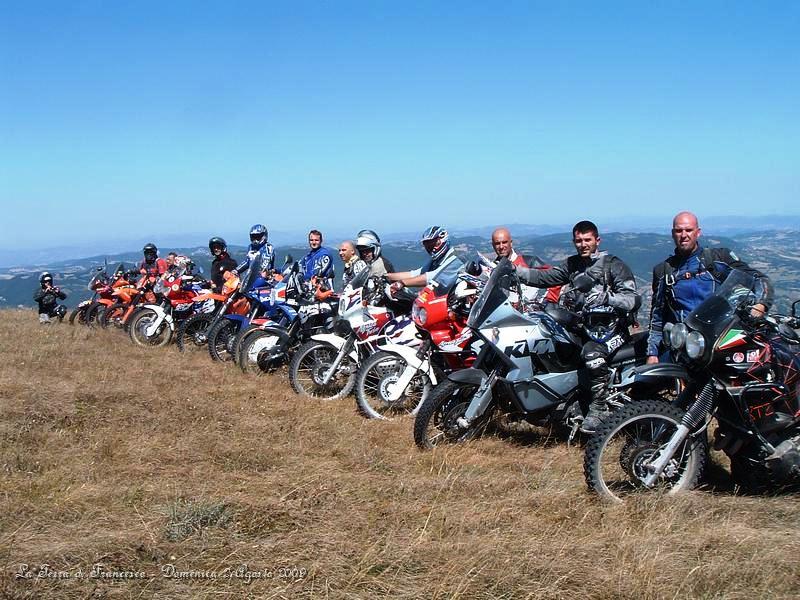 DSCF1138.JPG - Foto di Gruppo in cima al Monte