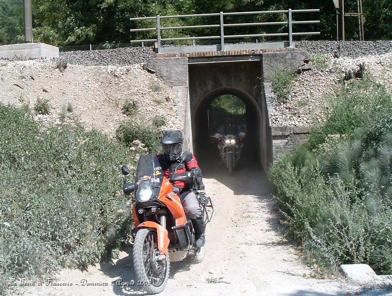 DSCF1211.JPG - Sotto il Tunnel della ferrovia