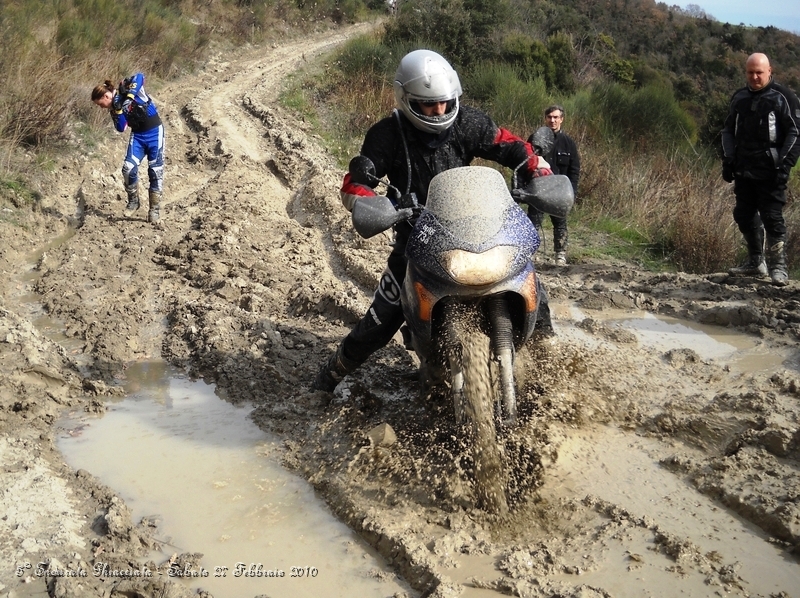 DSCN6297.JPG - Eheheeh, mi mancava questa immagine di Claudio, in questi tre anni che non ci siamo visti non è cambiato di una virgola, e meno male, perchè ha dato una mano non indifferente a tutto il gruppo, grazie Claudio !!