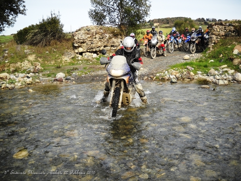 DSCN6355.JPG - Ecco il guado, eh, dopo la fanga tocca lavarle ste moto .. :-)