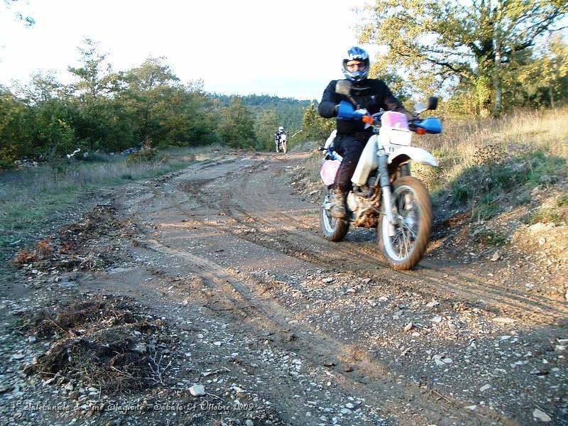 0356.JPG - Qui siamo alla fine del tratto fangoso, ovviamente le Moto leggere riescono a districarsi meglio...