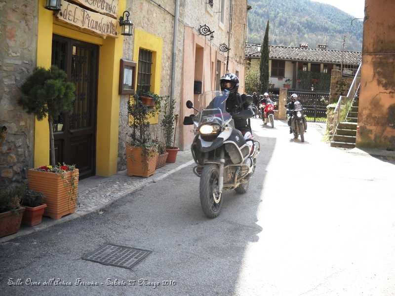 DSCN6490.JPG - Maronna quant'è grossa sta moto