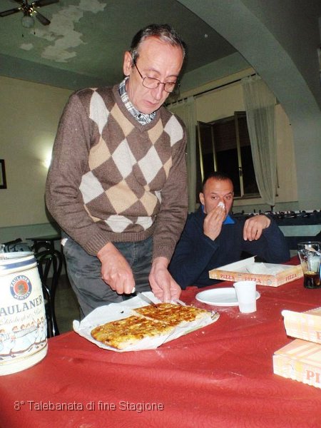 1206.JPG - A Celle sul Rigo intanto si beve birra Tedesca e dolce dei morti fatto a Rimini dalla moglie di Orpeste... Che dire, alla prossima ragazzi, anzi, ci rivediamo il 17 Novembnre a Foiano della Chiana per il pranzo di fine stagione.