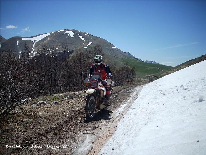DSCN2663.JPG - Ivan con l'intramontabile Bmw di altri tempi
