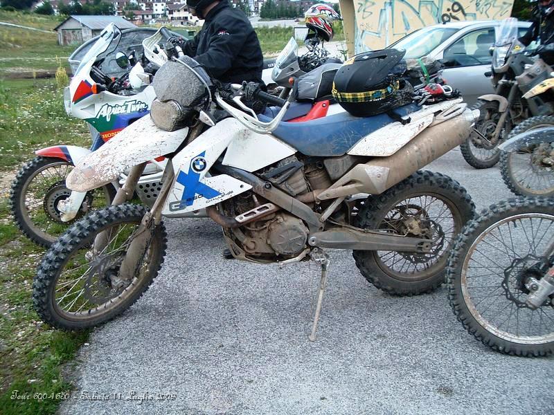 DSCF0942.JPG - Le moto sono un po' terrose