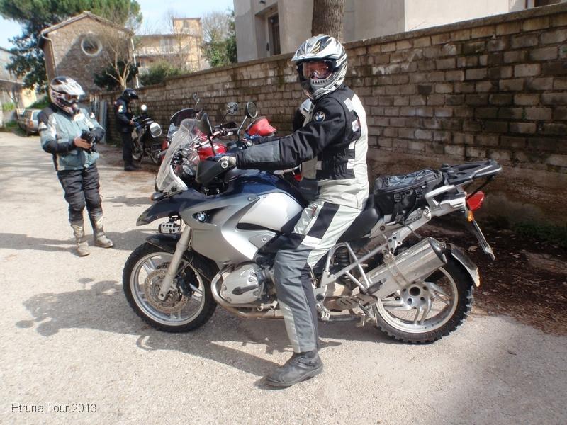 P3231276.JPG - Grande Paolo col suo Transatlantico Bmw Gs 1200..